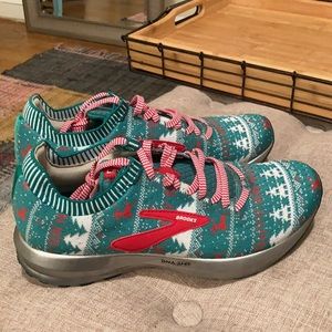 Women’s Brooks Levitate Christmas Limited Edition